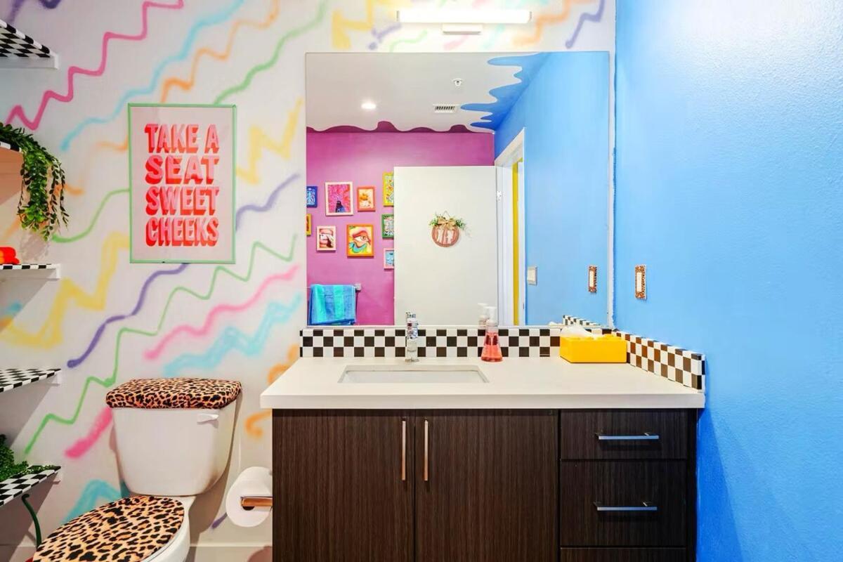 Apartment Colorful Penthouse Near Dtla
