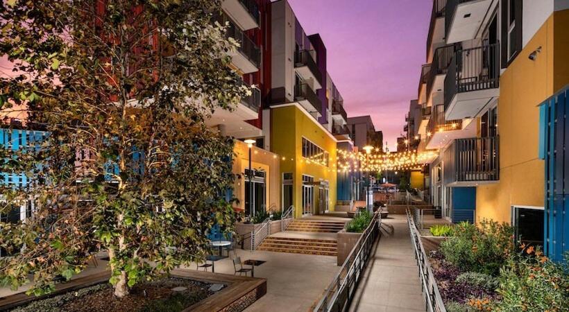 Colorful Penthouse Near Dtla * Los Angeles
