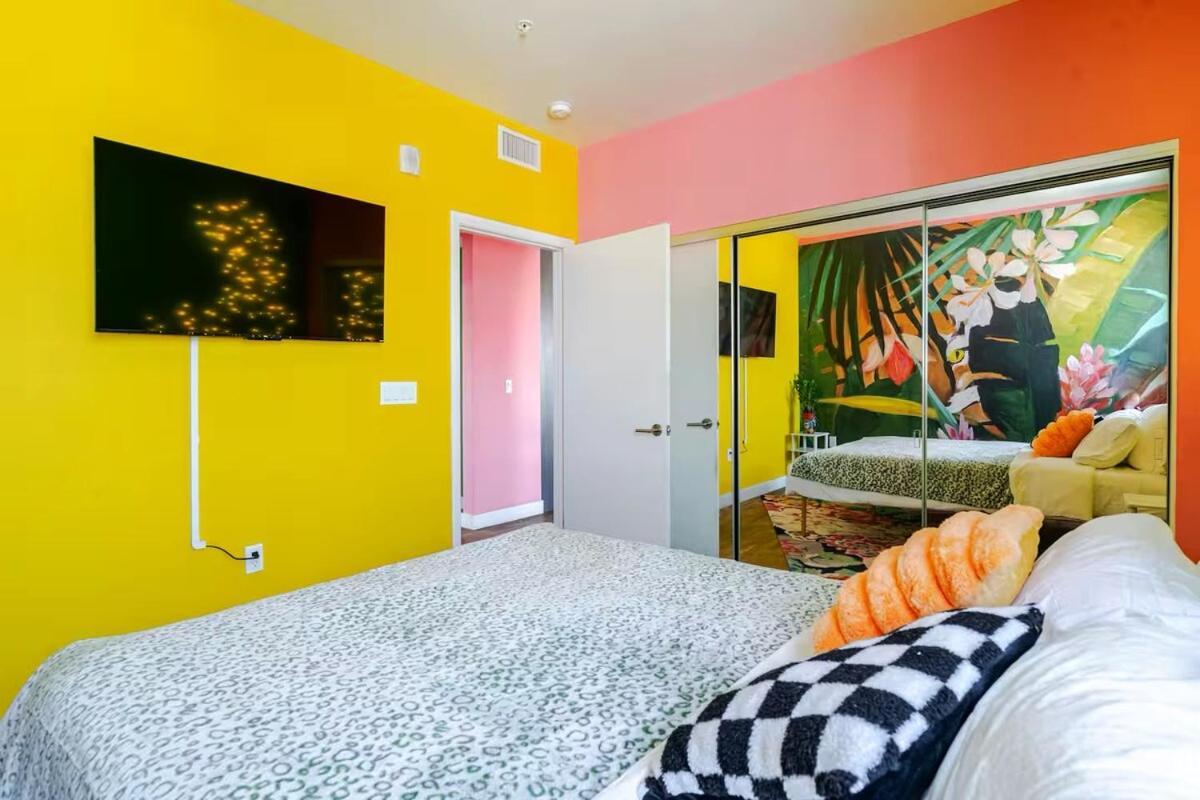 Colorful Penthouse Near Dtla