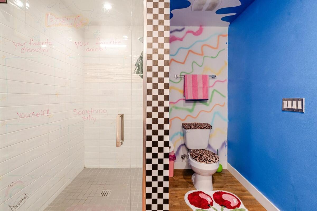 Colorful Penthouse Near Dtla Apartment Los Angeles