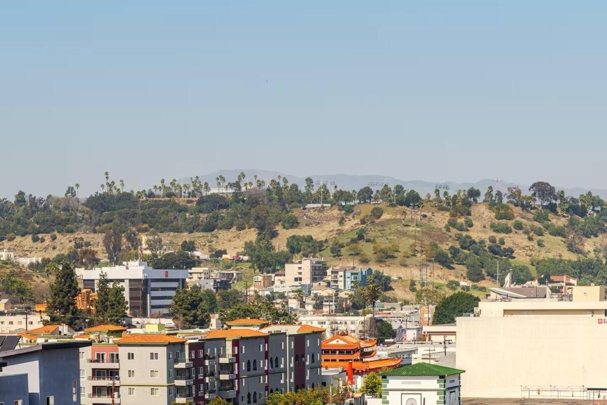Colorful Penthouse Near Dtla Los Angeles