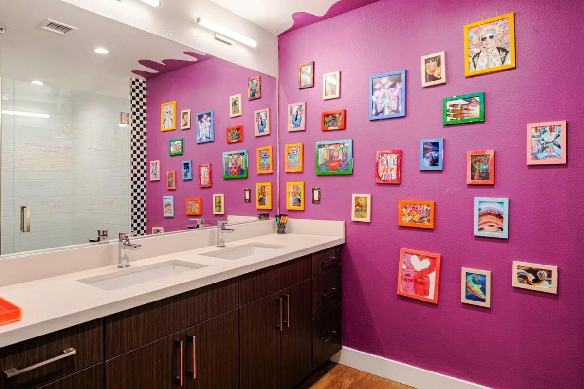 Colorful Penthouse Near Dtla Los Angeles