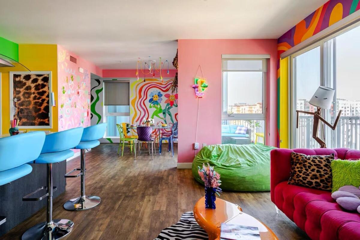 Apartment Colorful Penthouse Near Dtla